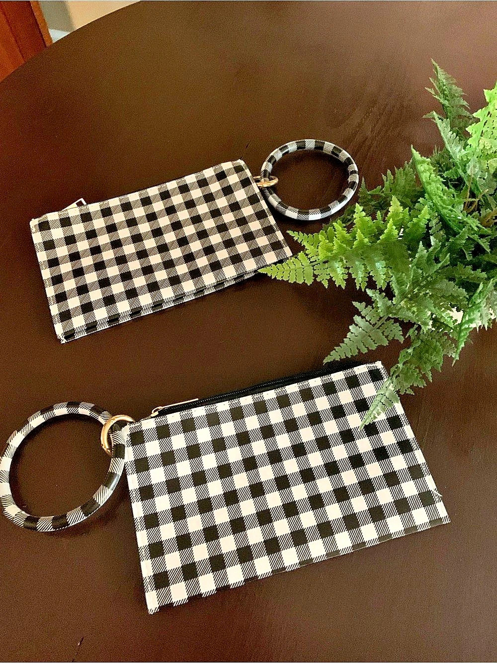Checkered Ring Handle Clutch Set in Black & White